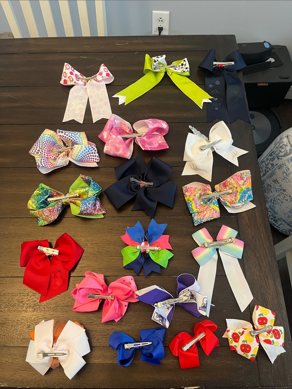 Kids Multi-Color Hair Bow Set - Assorted Fun Patterns - Picture 4 of 4